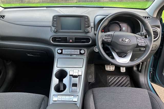 Hyundai Kona SE