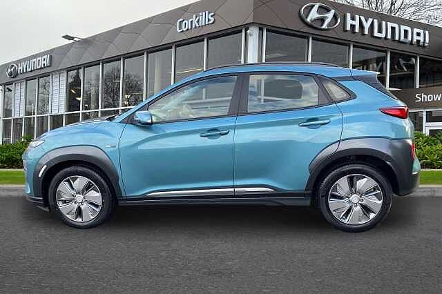 Hyundai Kona SE